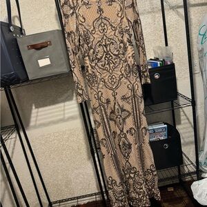 Elegant Long Sleeve Patterned Maxi Dress